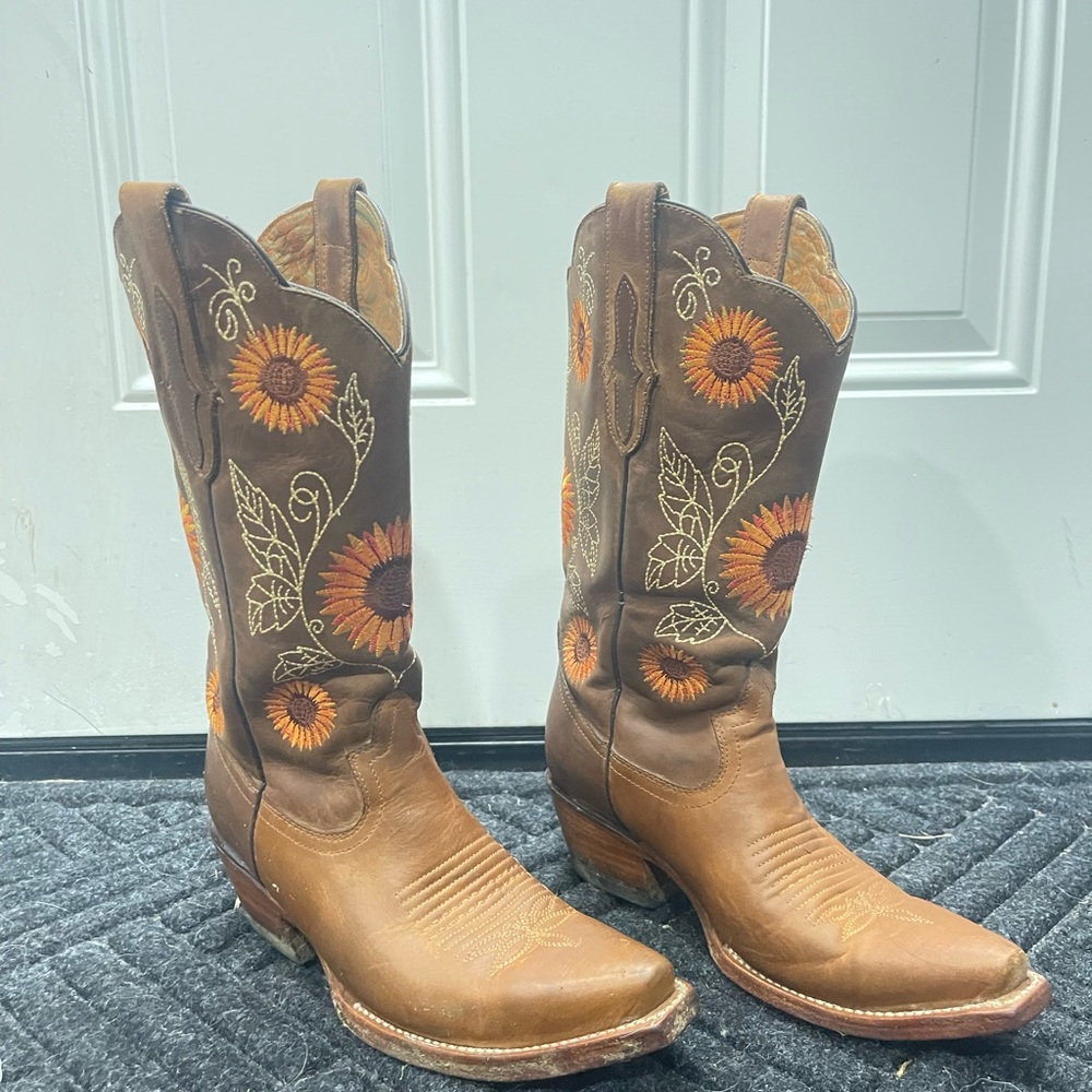 Brown Embroidered Cowboy Boots